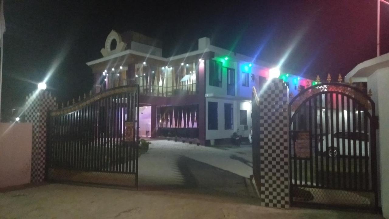Hotel The Ideal Kushinagar 外观 照片