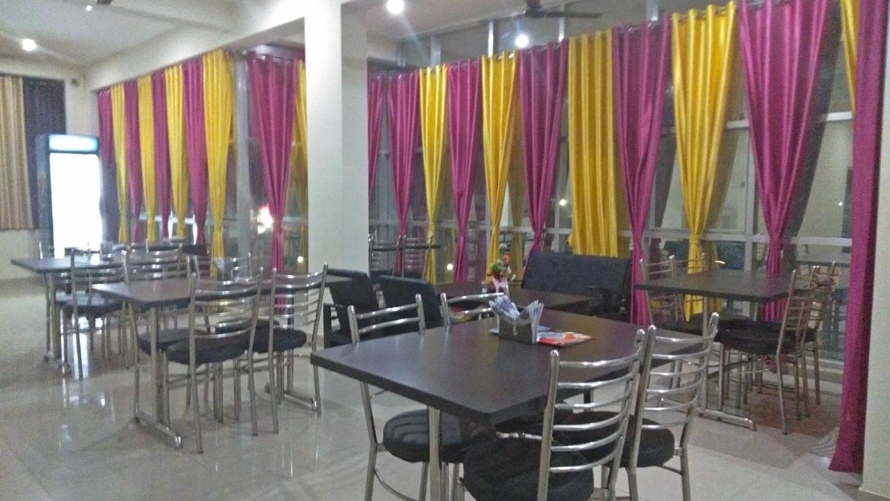 Hotel The Ideal Kushinagar 外观 照片