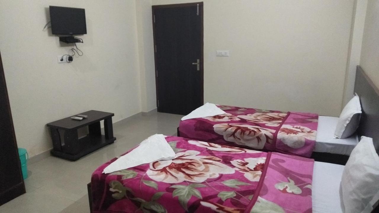 Hotel The Ideal Kushinagar 外观 照片