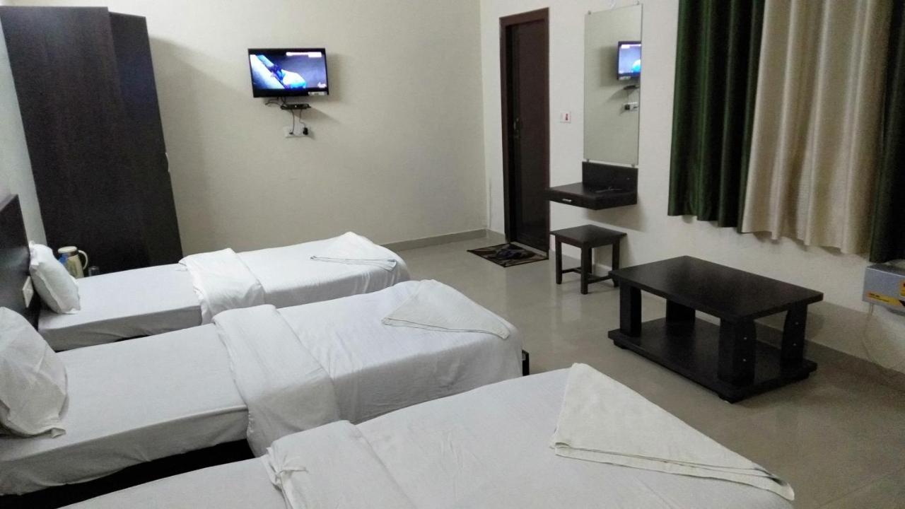 Hotel The Ideal Kushinagar 外观 照片