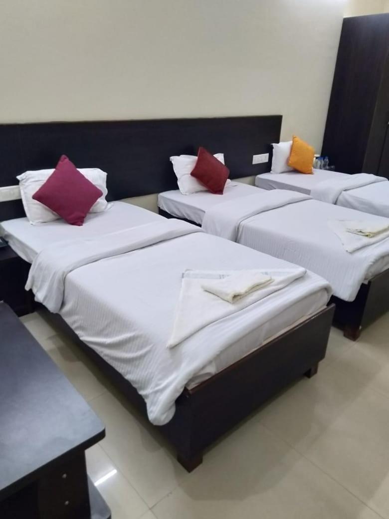 Hotel The Ideal Kushinagar 外观 照片