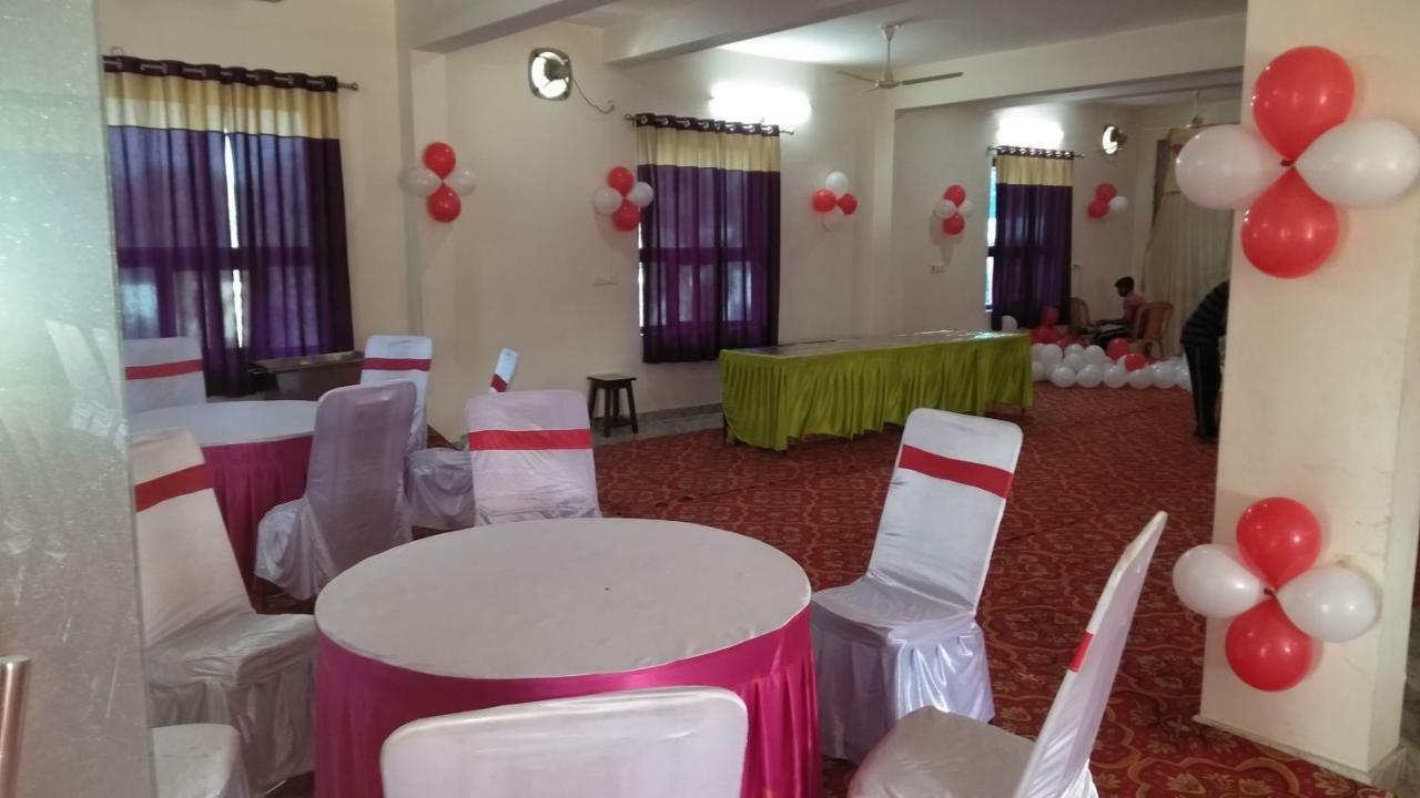 Hotel The Ideal Kushinagar 外观 照片