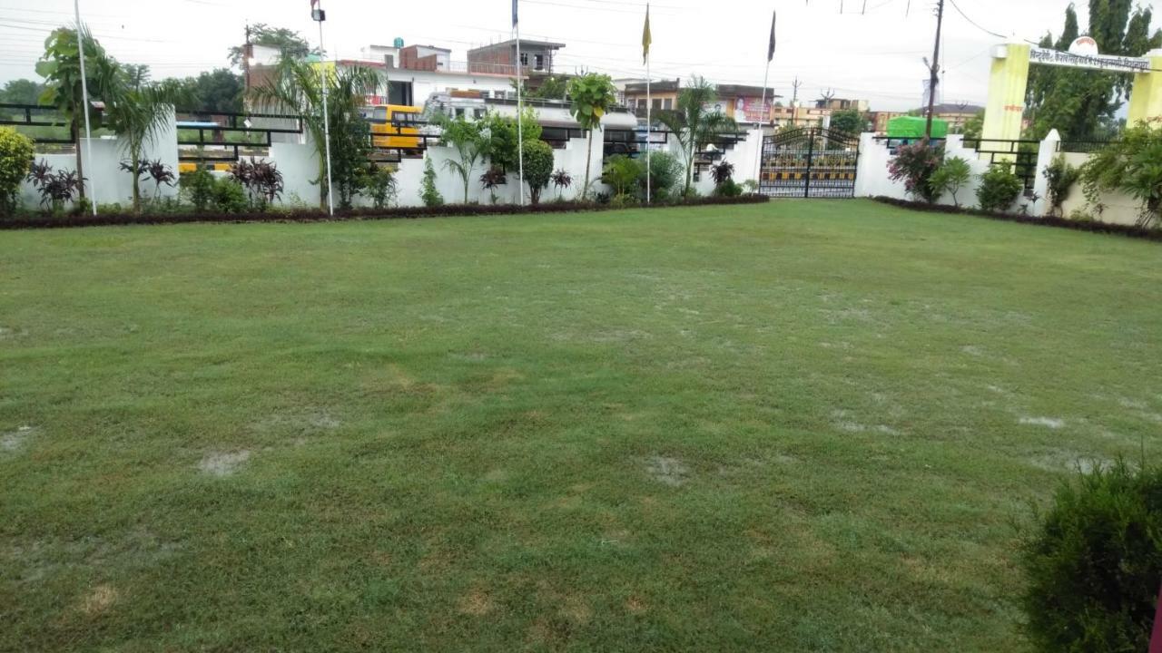 Hotel The Ideal Kushinagar 外观 照片