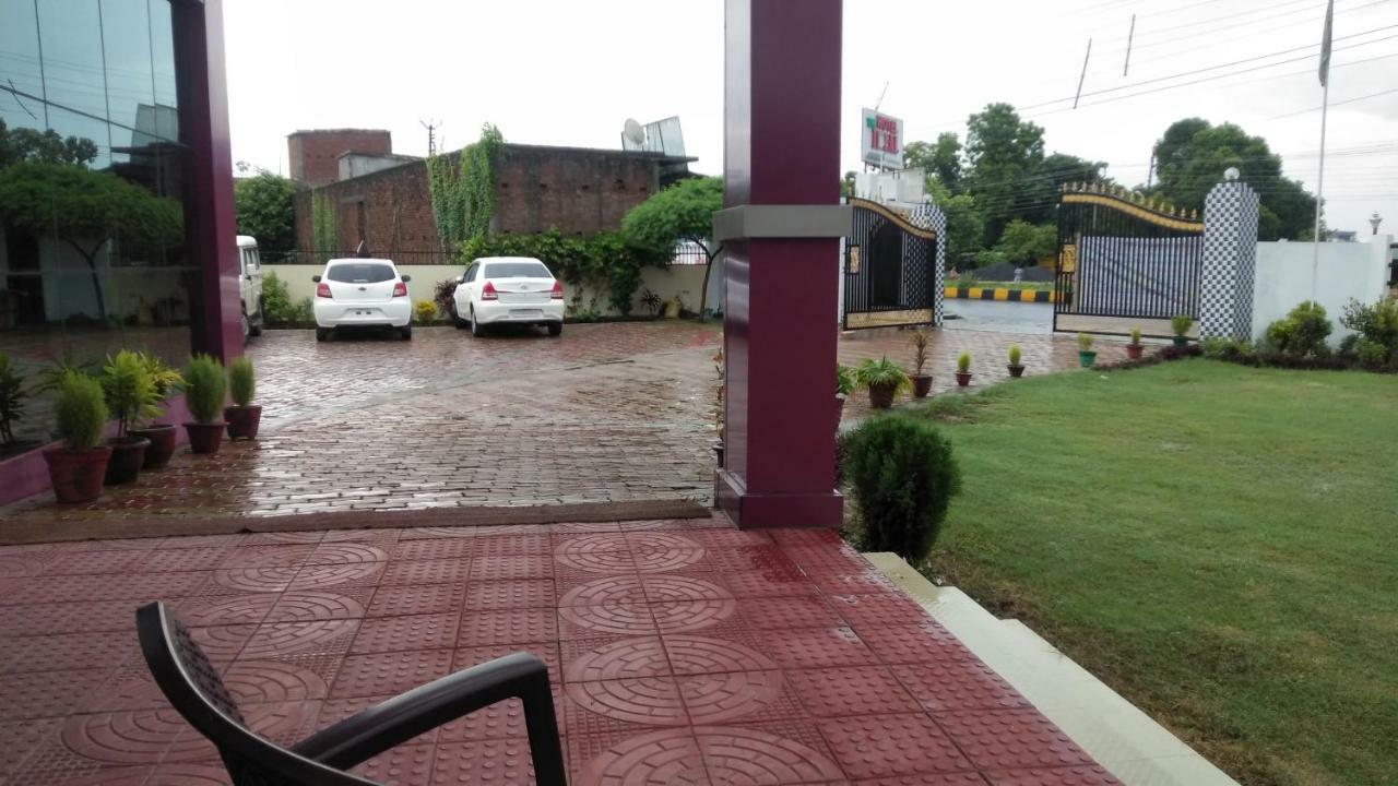 Hotel The Ideal Kushinagar 外观 照片