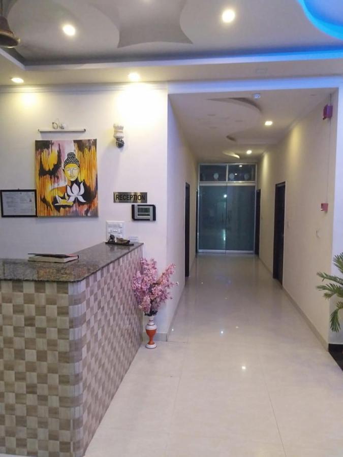 Hotel The Ideal Kushinagar 外观 照片