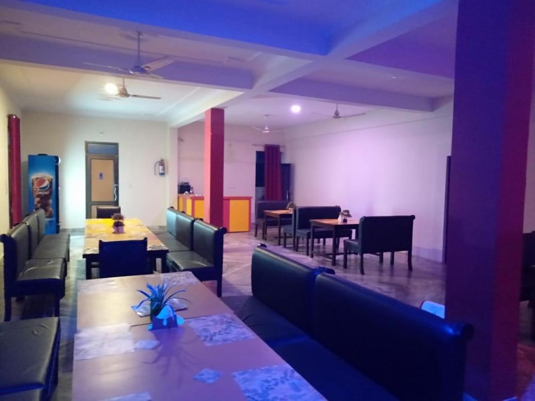 Hotel The Ideal Kushinagar 外观 照片